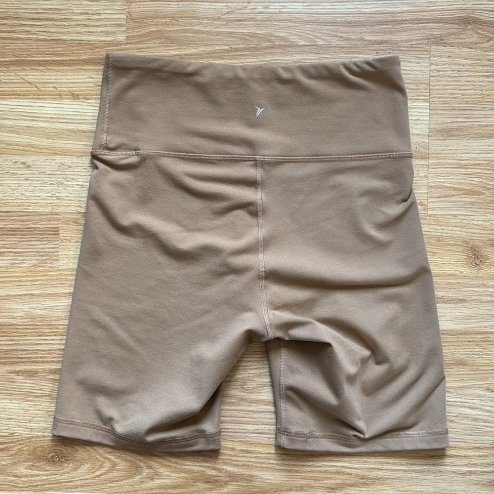 Old Navy Tan Bike Shorts 8” - size M - Picture 2 of 8